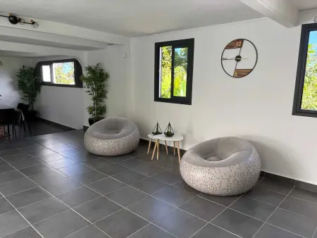 Maison spacieuse avec piscine à Sainte-Anne, 250 m² - Photo 3