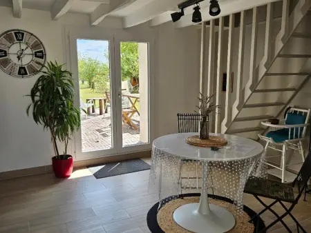 Maison de charme avec terrasse et jardin clos à Messas - Photo 11