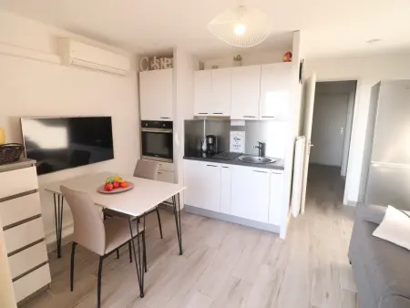 Superbe T2 climatisé avec parking privé, proche plage à Sète - Photo 4