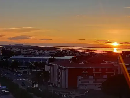 Superbe T2 climatisé avec parking privé, proche plage à Sète - Photo 7