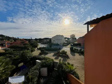 Appartement moderne 2 pièces avec balcon et parking à La Londe-les-Maures - Photo 2