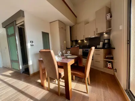 Appartement moderne 2 pièces avec balcon et parking à La Londe-les-Maures - Photo 5