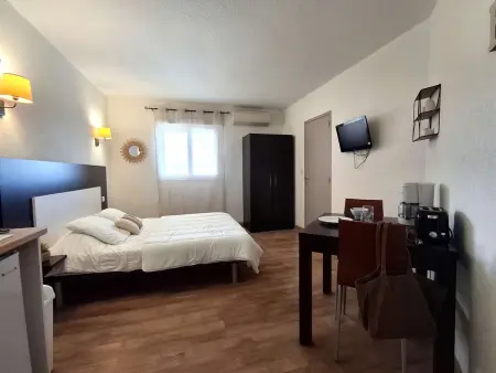 Studio confortable à Saint-Florent avec vue piscine - Photo 5