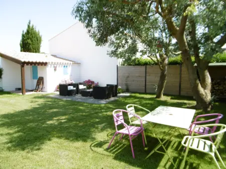 Maison confortable 4 pers. avec jardin fermé à L'Épine, proche plage - Photo 2