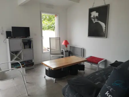 Maison rénovée à Barbâtre, proche plage pour 6 personnes, jardin et terrasse - Photo 3