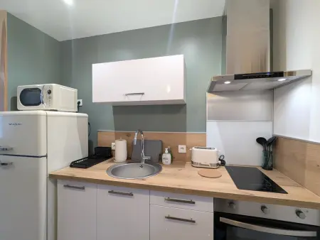 Studio moderne et calme avec parking à Châteauroux - Photo 1