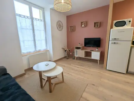 Studio calme centre-ville Châteauroux avec parking - Photo 2