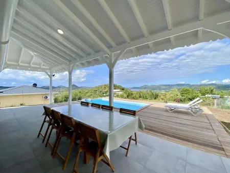 Villa neuve au Marin avec terrasse couverte et élégance moderne - Photo 3