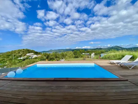 Villa neuve au Marin avec terrasse couverte et élégance moderne - Photo 4