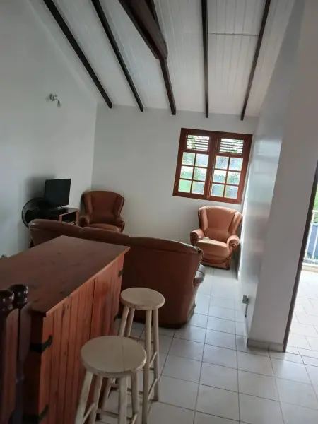 Appartement charmant à Sainte-Rose avec piscine - Photo 4