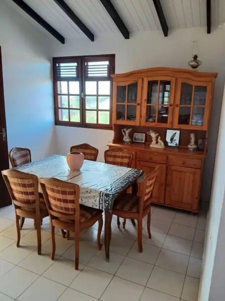 Appartement charmant à Sainte-Rose avec piscine - Photo 5