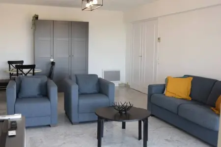 Vue Mer à Golfe-Juan Proche Cannes Plage et Garage, Appartement à Golfe Juan vue sur mer - Photo 2