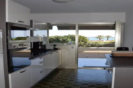 Vue Mer à Golfe-Juan Proche Cannes Plage et Garage, Appartement à Golfe Juan vue sur mer - Photo 10
