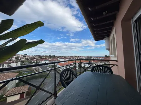Charmant 2 pièces avec terrasse et accès piscine - Photo 3