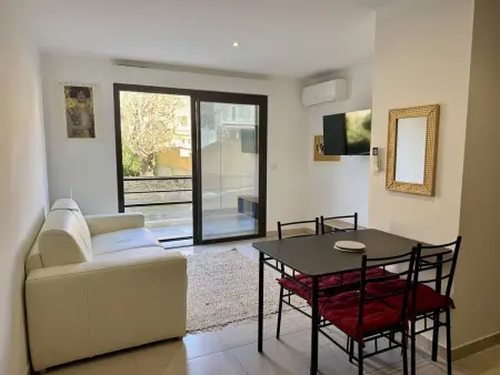 Studio moderne au cœur de Propriano, climatisé avec internet - Photo 1