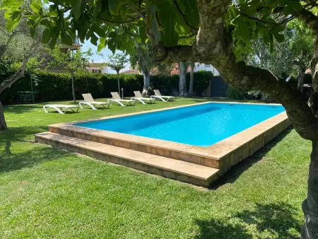 Grande villa rénovée avec 2 piscines et jardin à 50m de la mer à Sant Martí d'Empúries - Photo 2