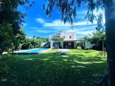 Grande villa rénovée avec 2 piscines et jardin à 50m de la mer à Sant Martí d'Empúries - Photo 3