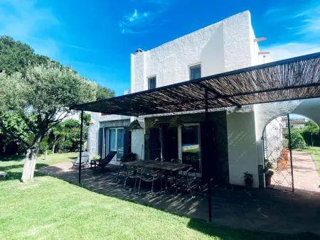 Grande villa rénovée avec 2 piscines et jardin à 50m de la mer à Sant Martí d'Empúries - Photo 4