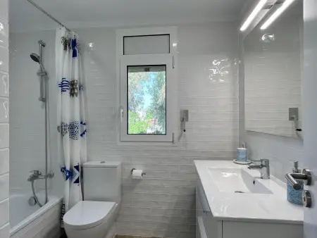 Grande villa rénovée avec 2 piscines et jardin à 50m de la mer à Sant Martí d'Empúries - Photo 22