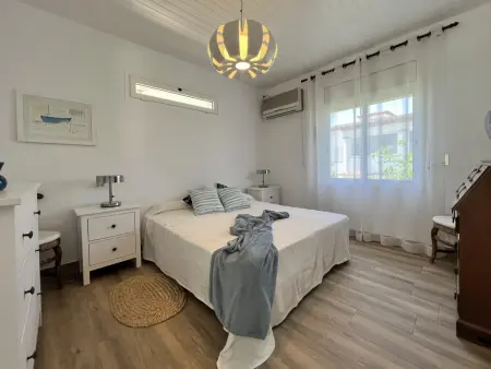 Grande villa rénovée avec 2 piscines et jardin à 50m de la mer à Sant Martí d'Empúries - Photo 23