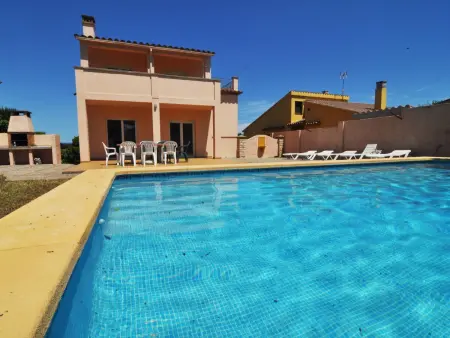 Grande Maison Familiale avec Piscine Privée et Terrasse à Torroella de Montgrí, Proche Plage - Photo 3