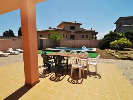 Grande Maison Familiale avec Piscine Privée et Terrasse à Torroella de Montgrí, Proche Plage - Photo 4