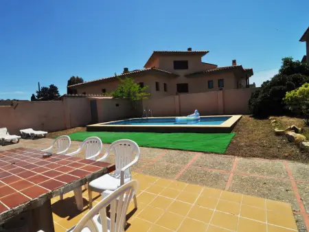Grande Maison Familiale avec Piscine Privée et Terrasse à Torroella de Montgrí, Proche Plage - Photo 5
