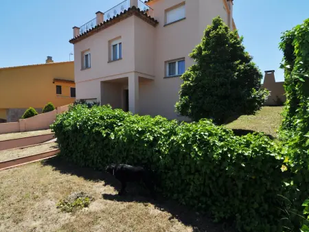 Grande Maison Familiale avec Piscine Privée et Terrasse à Torroella de Montgrí, Proche Plage - Photo 9