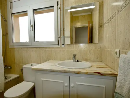 Grande Maison Familiale avec Piscine Privée et Terrasse à Torroella de Montgrí, Proche Plage - Photo 22