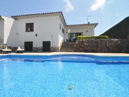 Maison avec Piscine Privée et Wifi, Quartier Calme, Torroella de Montgrí - Photo 3