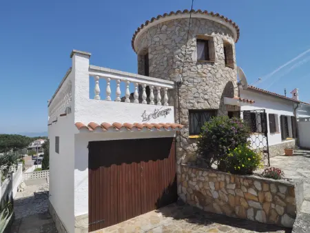 Grande Maison à l’Escala avec Piscine Privée et Terrasse Spacieuse - Photo 8