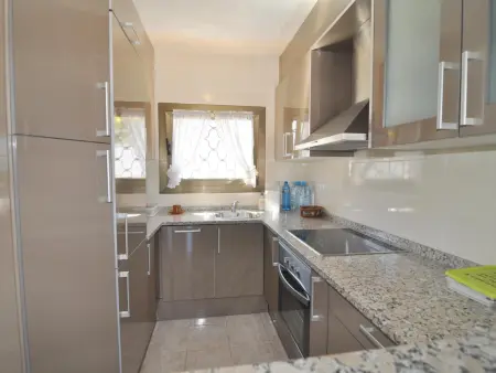 Grande Maison à l’Escala avec Piscine Privée et Terrasse Spacieuse - Photo 9