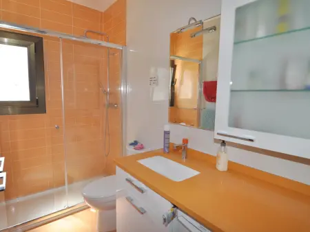 Grande Maison à l’Escala avec Piscine Privée et Terrasse Spacieuse - Photo 16