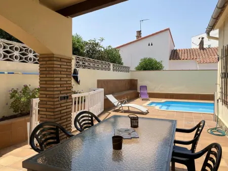 Maison familiale avec piscine privée à Torroella de Montgrí, à proximité de la plage et des commodités - Photo 1