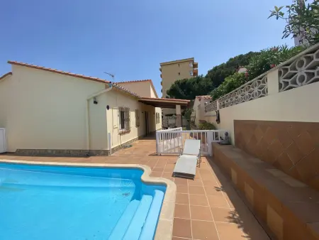 Maison familiale avec piscine privée à Torroella de Montgrí, à proximité de la plage et des commodités - Photo 5