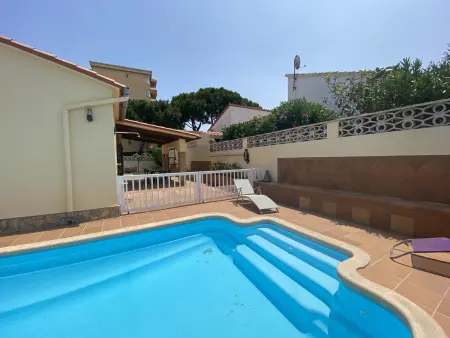Maison familiale avec piscine privée à Torroella de Montgrí, à proximité de la plage et des commodités - Photo 7