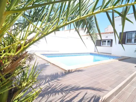 Maison Chic avec Piscine Privée et Wi-Fi, Villa 8 personnes à L'Escala - Photo 3