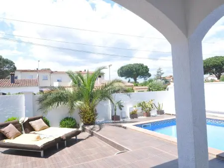 Maison Chic avec Piscine Privée et Wi-Fi, Villa 8 personnes à L'Escala - Photo 8