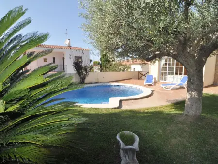 Maison spacieuse avec jardin et piscine privée à L'Escala - Photo 4