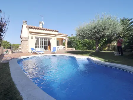 Maison spacieuse avec jardin et piscine privée à L'Escala - Photo 5