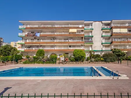 Appartement charmant 2 ch avec balcon, Wi-Fi, proche plage Blanes - Photo 3