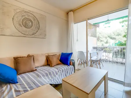 Appartement charmant 2 ch avec balcon, Wi-Fi, proche plage Blanes - Photo 4