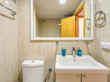 Appartement charmant 2 ch avec balcon, Wi-Fi, proche plage Blanes - Photo 18