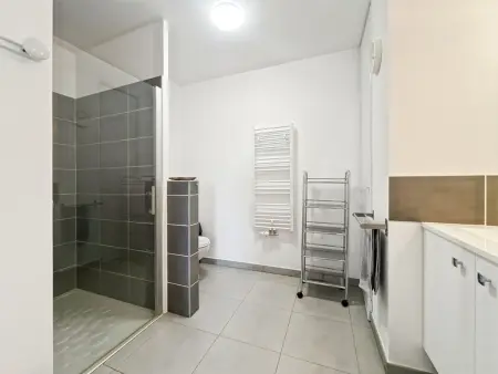 Charmant appartement PMR avec terrasse, climatisation et parking à Palavas - Photo 7