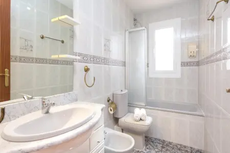 Vila, Villa vue mer et montagne avec piscine - Photo 15