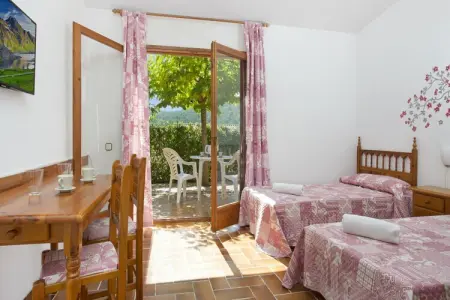 Cipresos 12pax, Villa à Lloret de Mar avec Piscine Privée - Photo 14