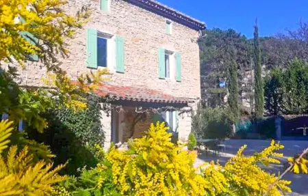 Maison 5 personnes à Lagnes - Photo 1