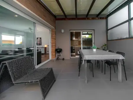 Casa Moderna con Jardín y Piscina Privada  Santa Cristina dAro - Photo 4