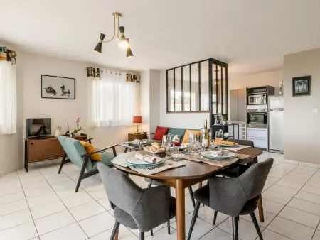 Bel appartement en bord de mer avec terrasse et parking - Photo 1