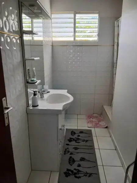 Maison spacieuse à Petit-Bourg avec jardin, Maison 7 personnes à Petit Bourg - Photo 15